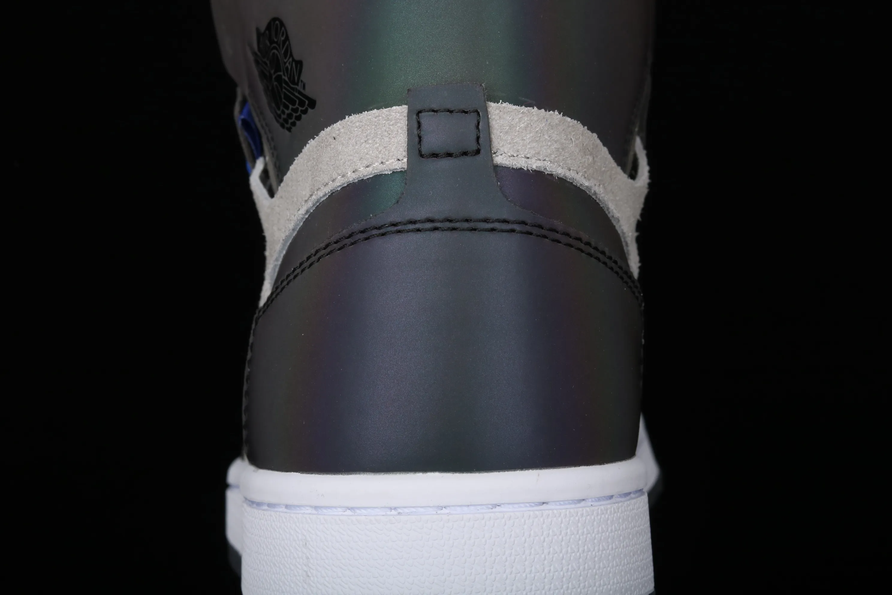 All Categories Air Jordan Jordan Series Basketball Shoes Air Jordan 1 High LPL x Air Jordan 1 Zoom Comfort "Iridescent" AJ1 Joe 1 Joint League of Legends Theme Basketball Shoes DD1453-001